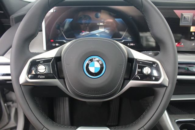 Used 2025 BMW i7 eDrive50 image 15