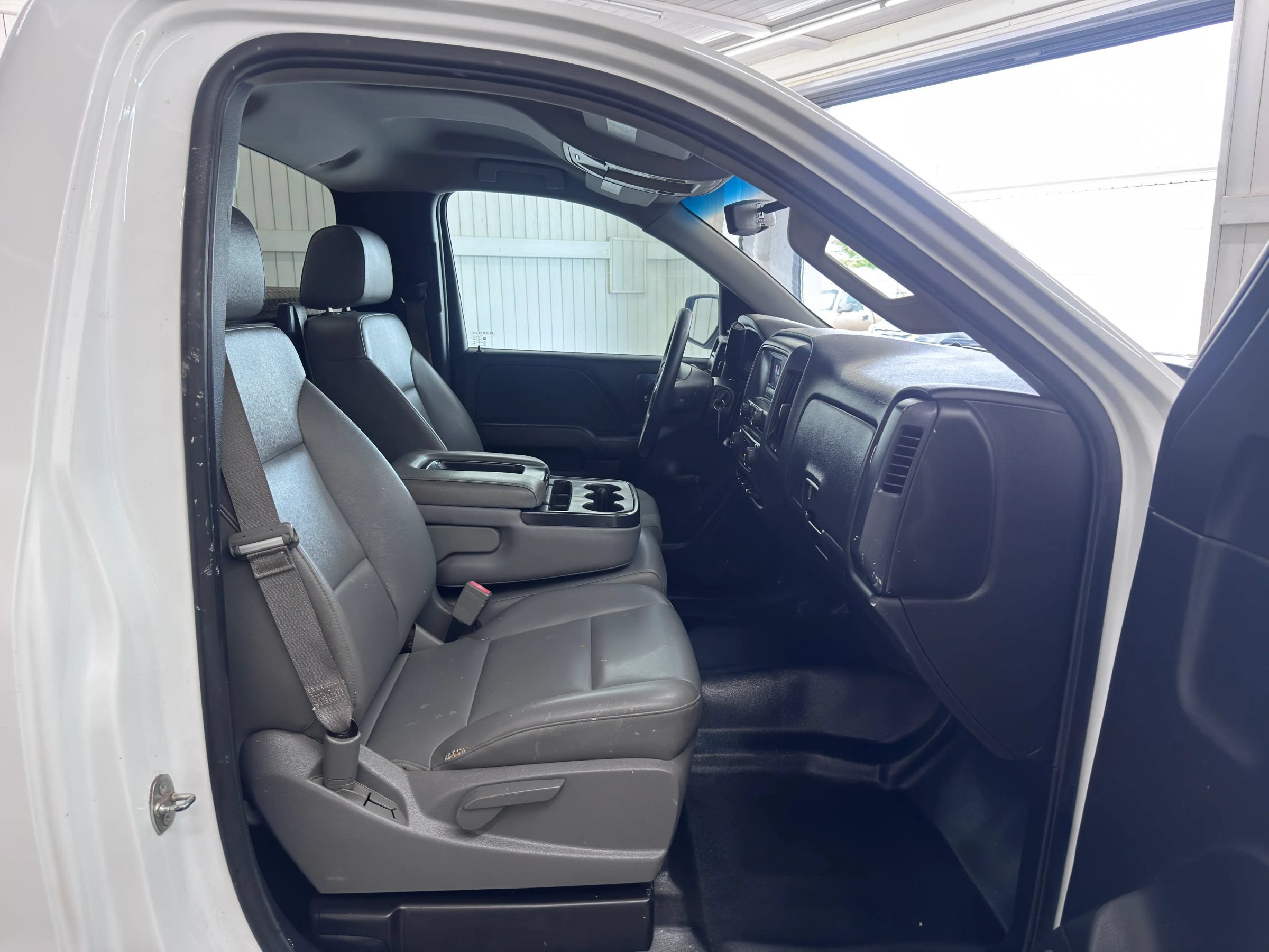 Used 2016 Chevrolet Silverado 1500 W/T RWD image 10