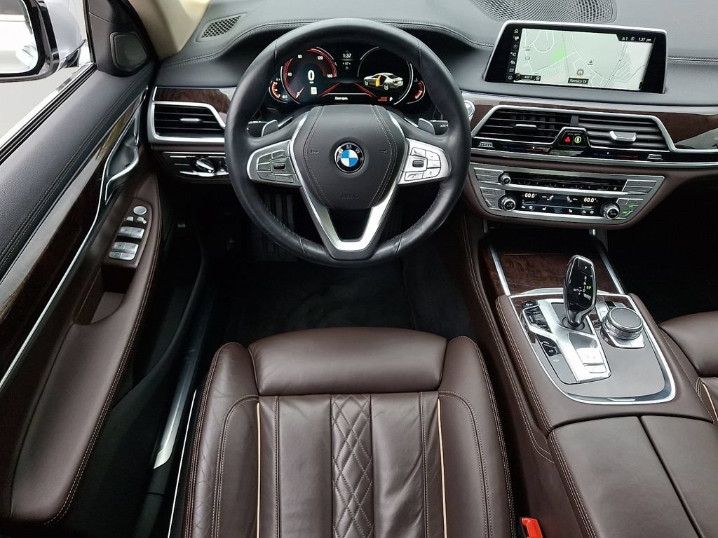 Used 2016 BMW 750i xDrive AWD/4WD image 12