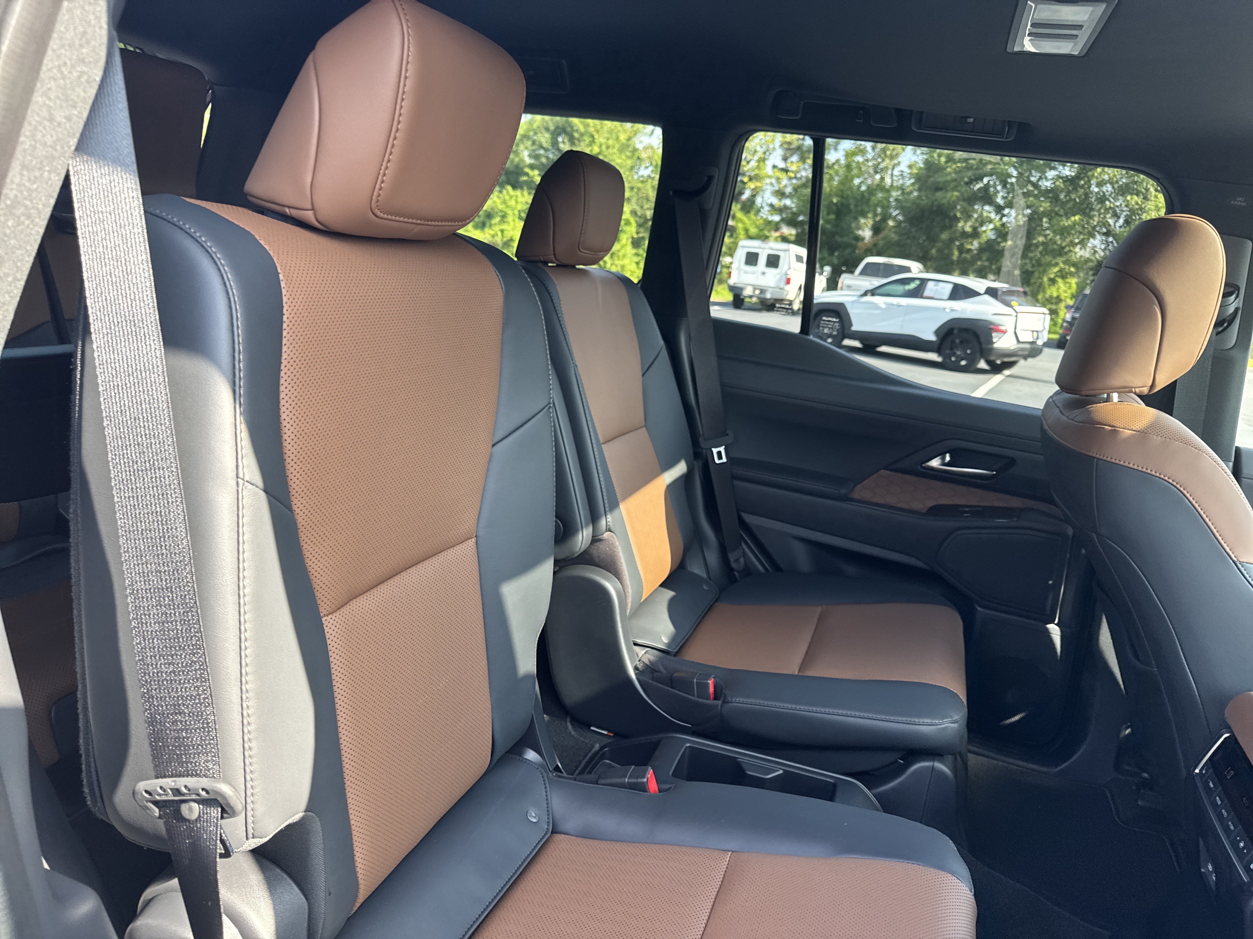 Used 2026 Lexus GX 550 w/ Cold Area Package AWD/4WD image 35