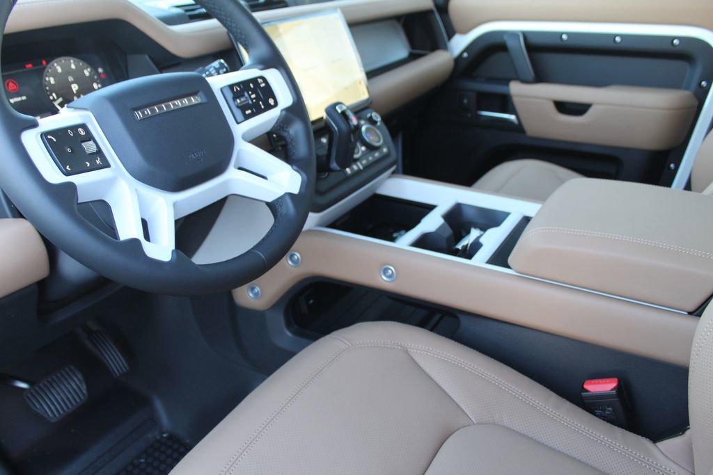 New 2026 Land Rover Defender 130 X-Dynamic SE image 11