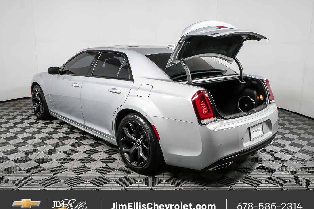 Used 2022 Chrysler 300 S w/ Safetytec Plus Group RWD image 34