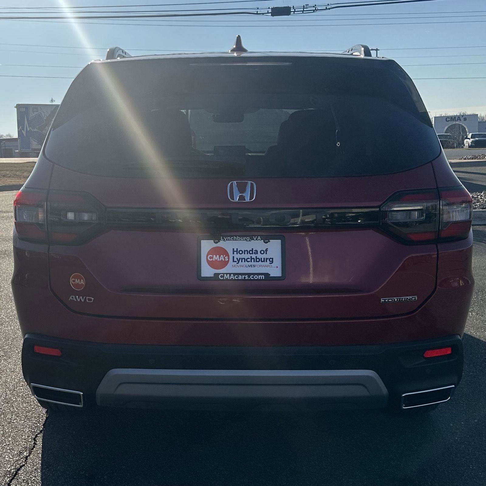 New 2025 Honda Pilot Touring image 4