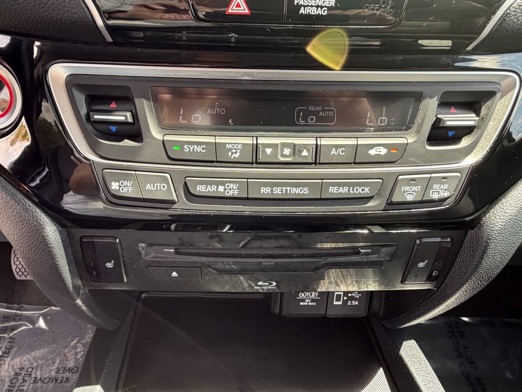 Used 2020 Honda Pilot Touring image 30