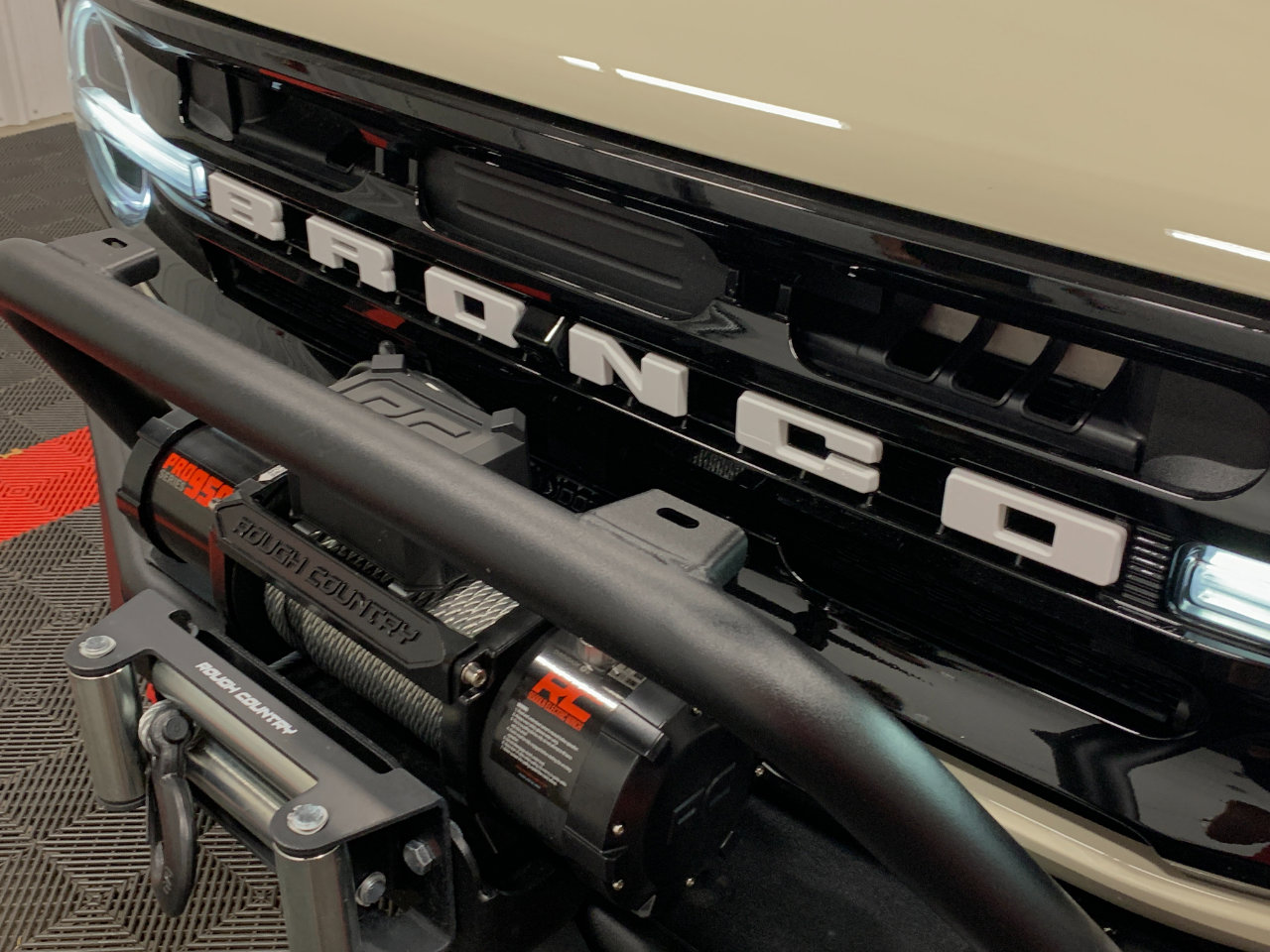 Used 2025 Ford Bronco Outer Banks w/ Sasquatch Package image 16