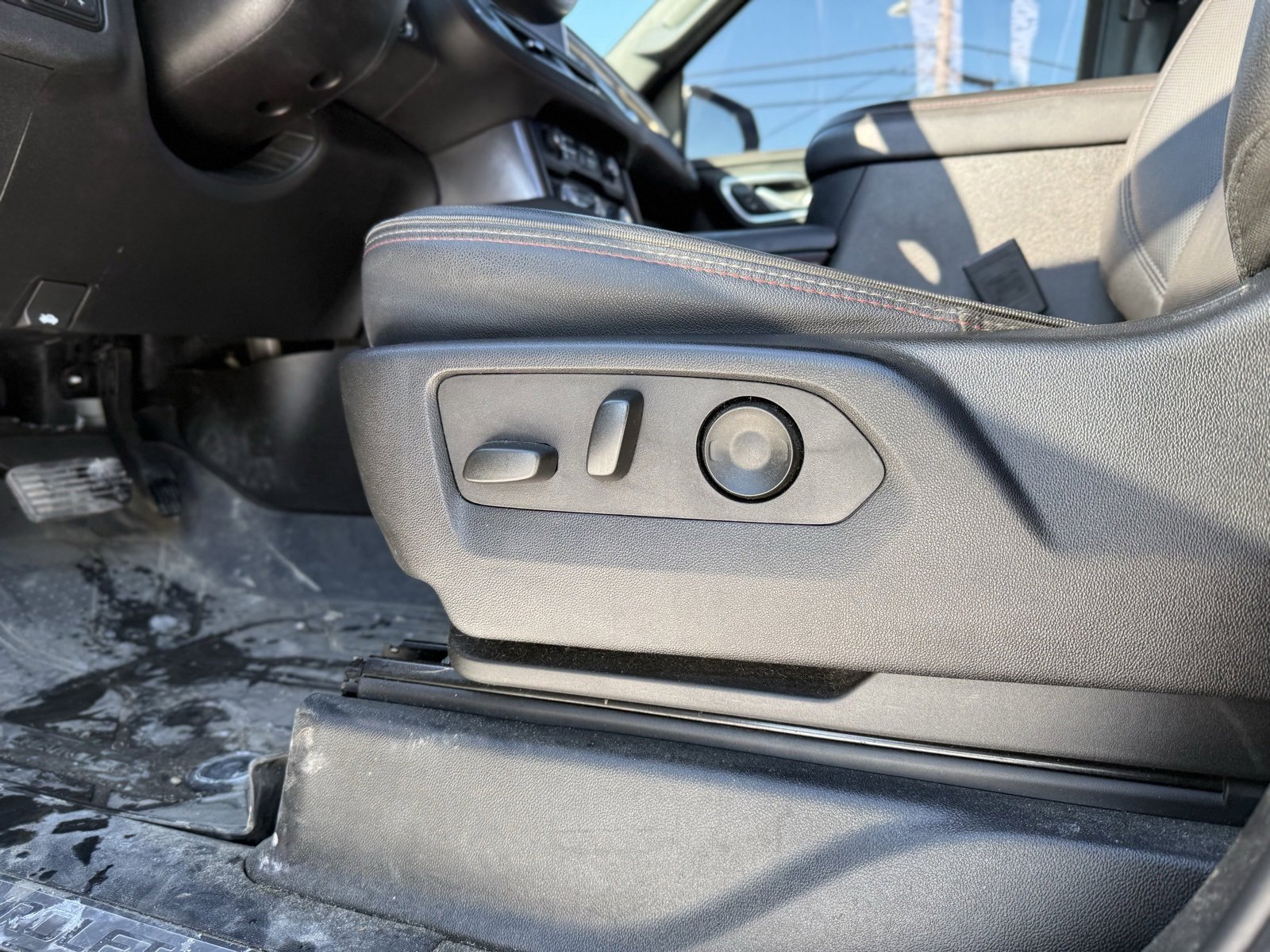 Used 2024 Chevrolet Tahoe RST w/ Luxury Package image 35