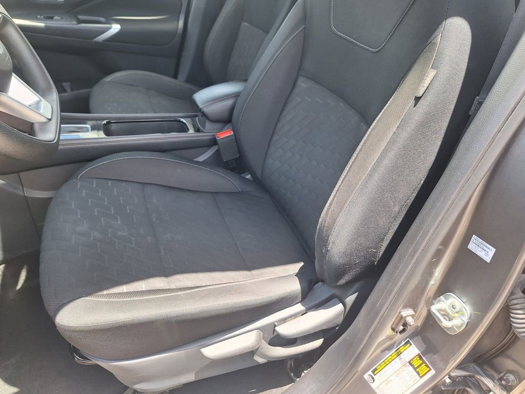 Used 2024 Nissan Kicks SV w/ Exterior Package FWD image 10
