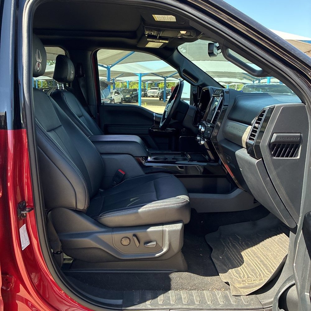 Used 2022 Ford F250 Lariat w/ Black Appearance Package AWD/4WD image 28