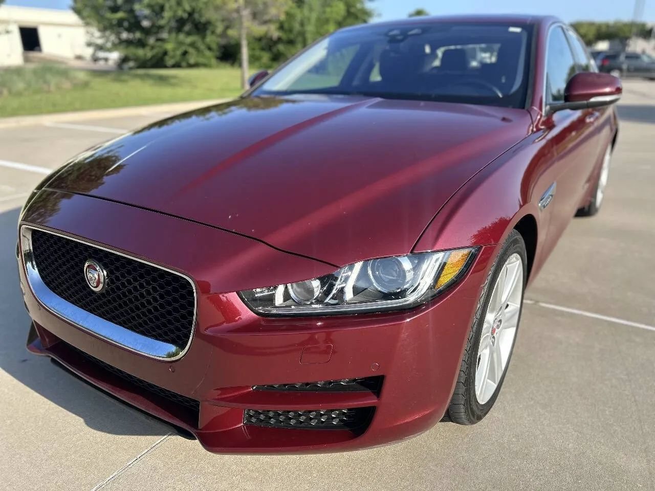 Used 2017 Jaguar XE Premium RWD image 2