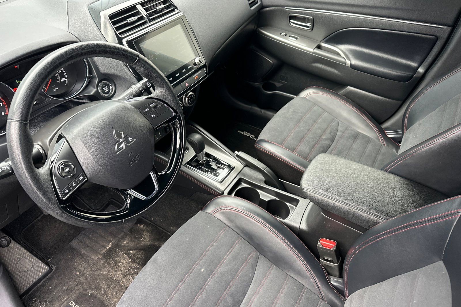 Used 2024 Mitsubishi Outlander Sport SE image 9