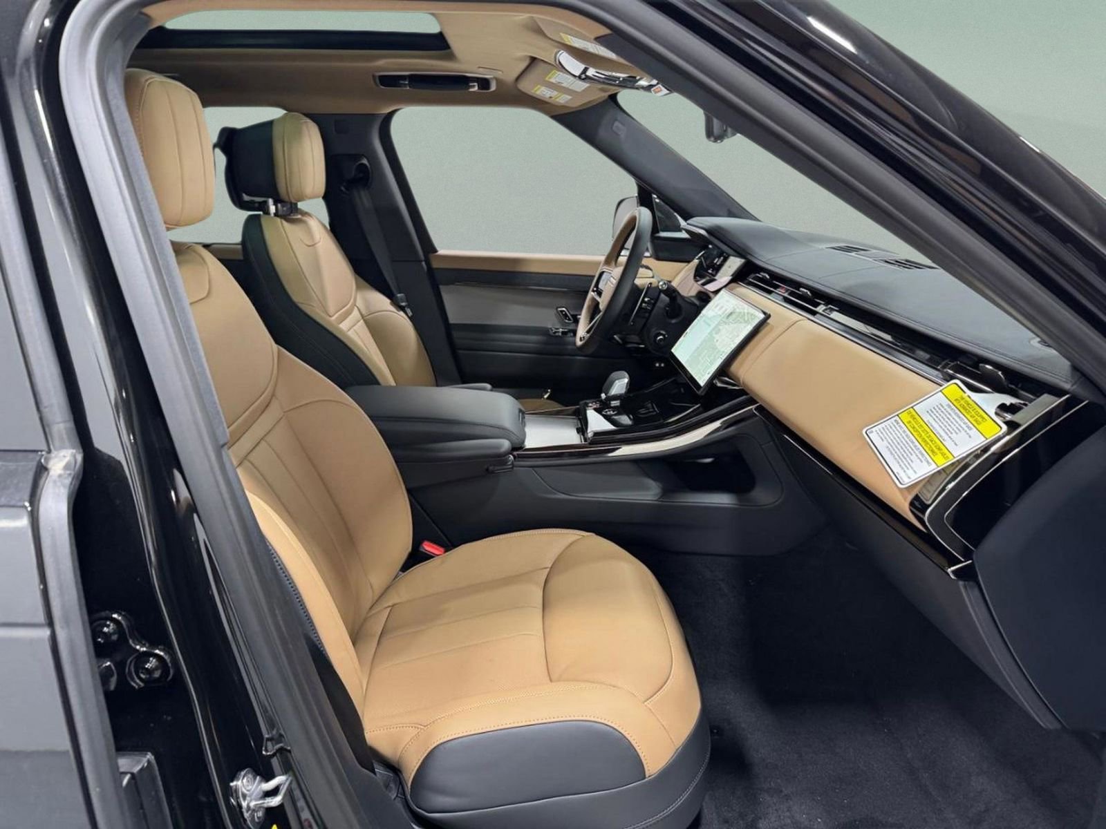 New 2026 Land Rover Range Rover Sport Dynamic SE image 17