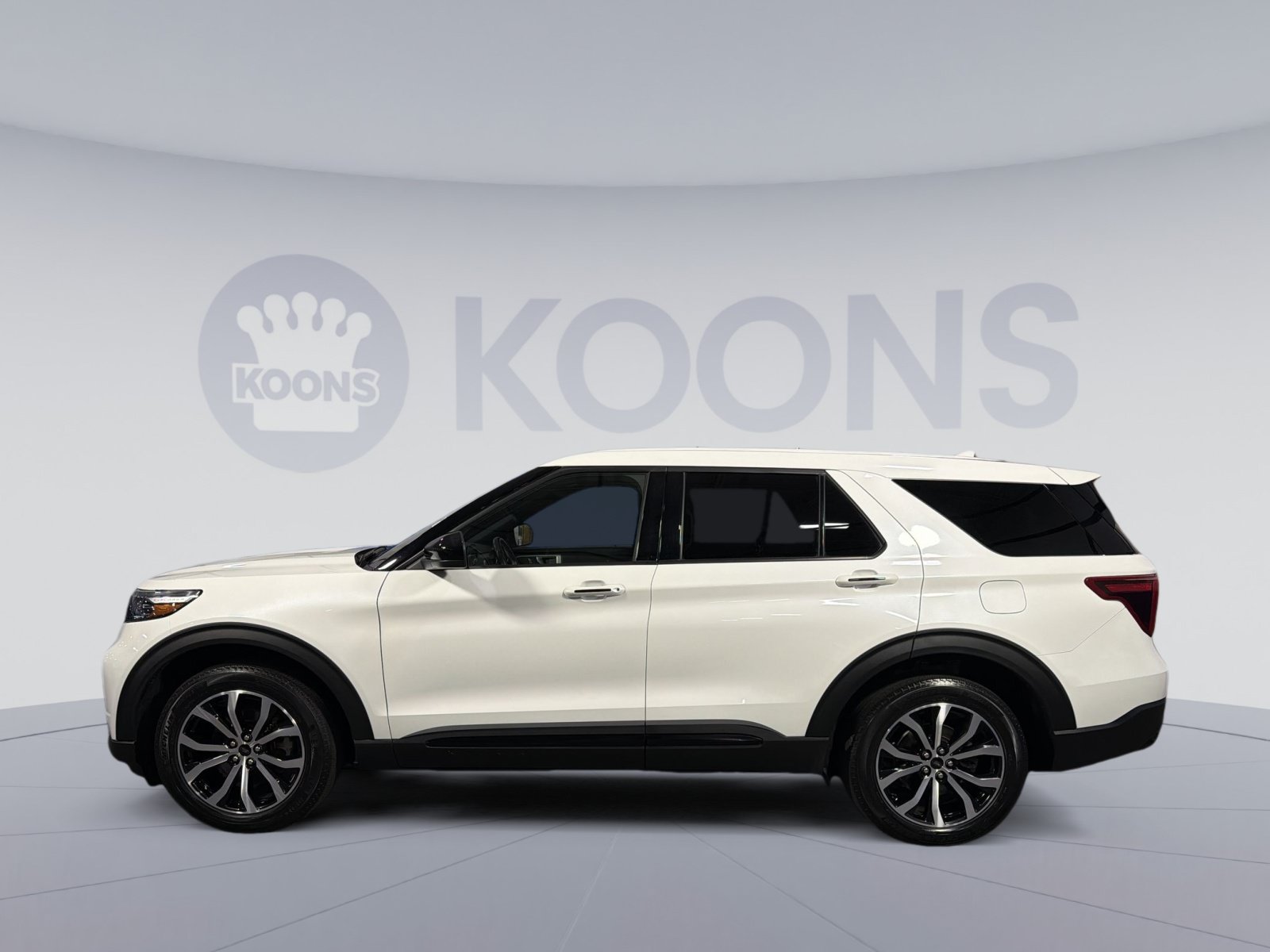 Used 2022 Ford Explorer ST AWD/4WD image 2