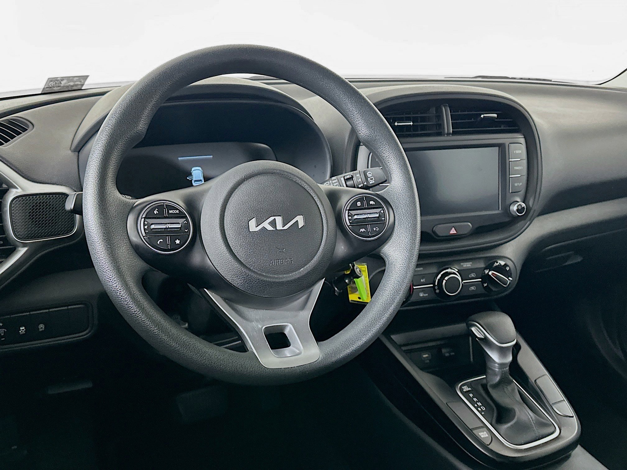 Used 2025 Kia Soul LX w/ LX Technology Package FWD image 18