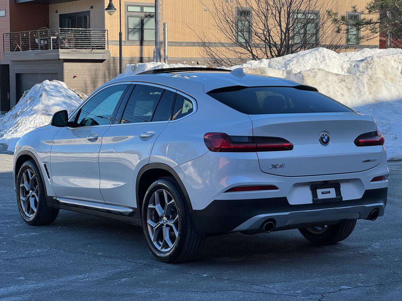 Used 2021 BMW X4 xDrive30i w/ Premium Package image 4