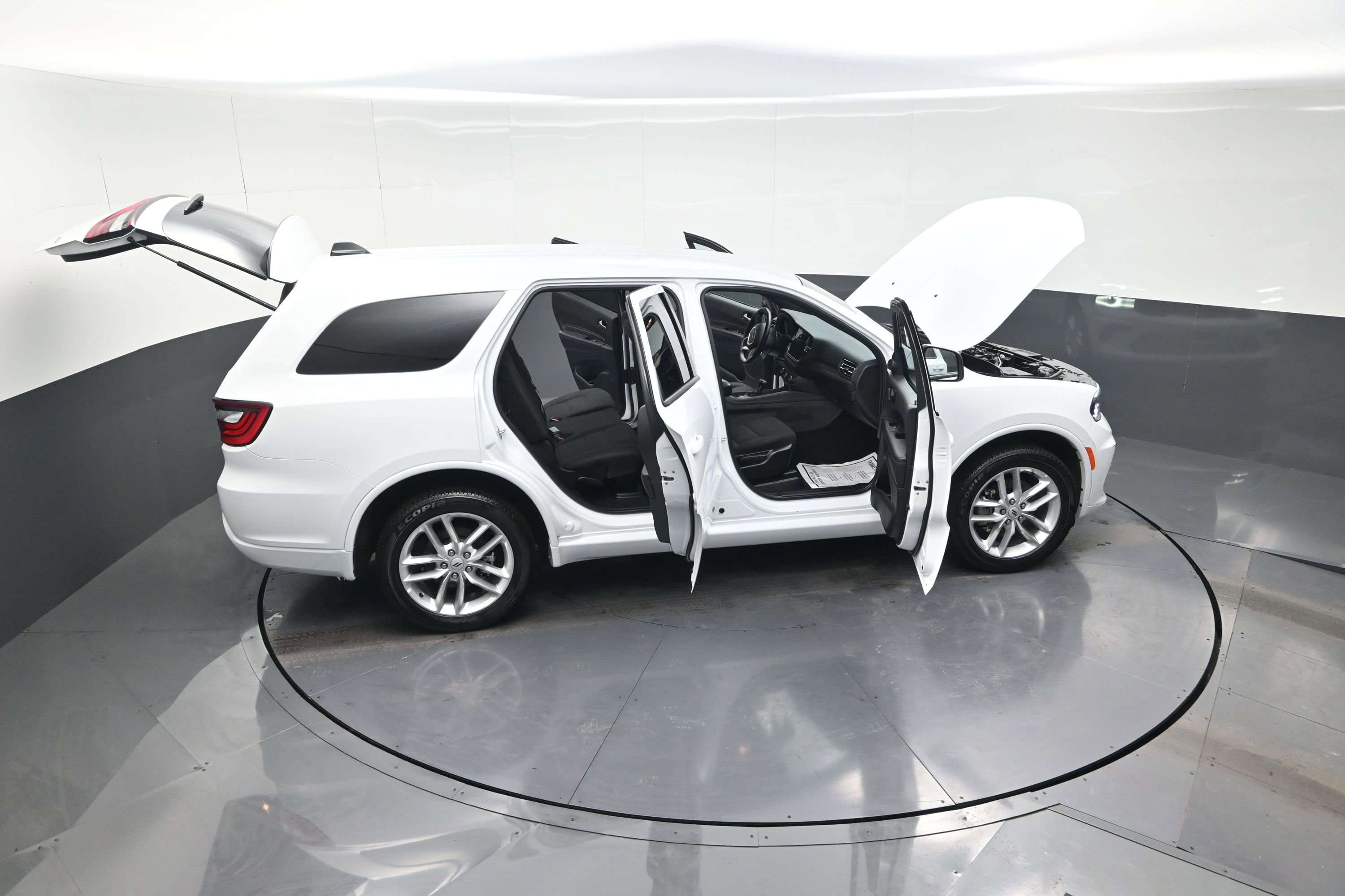 Used 2025 Dodge Durango GT image 14