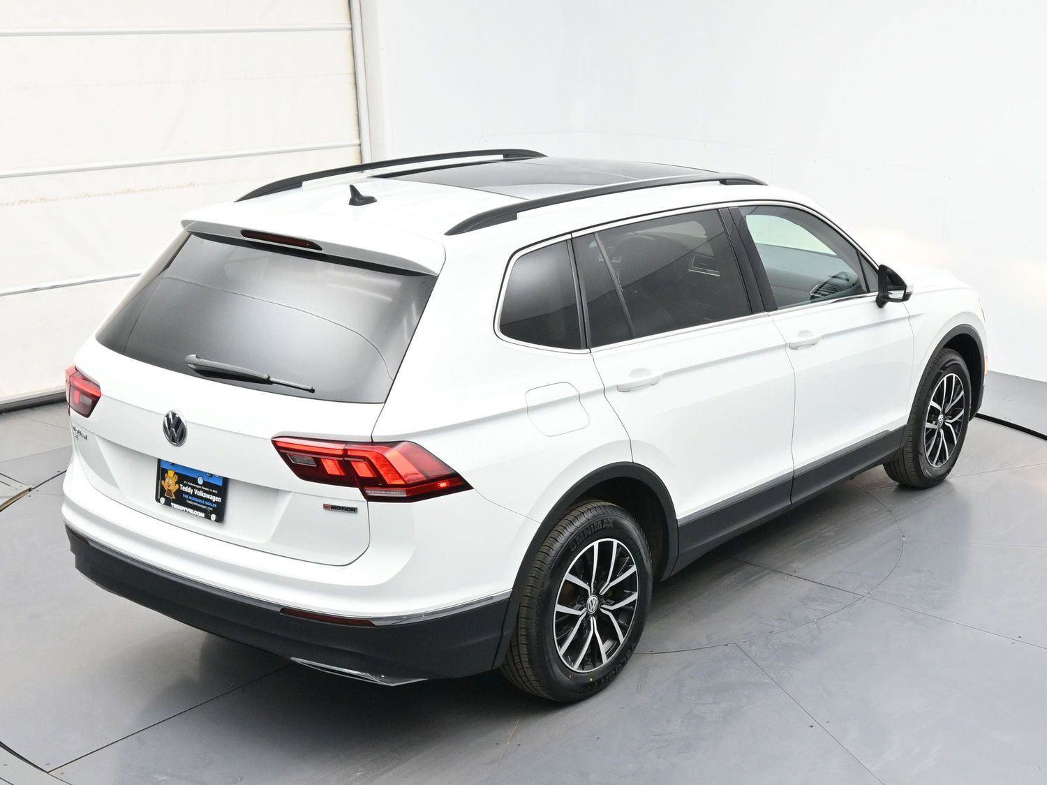 Used 2021 Volkswagen Tiguan SE w/ Panoramic Sunroof Package AWD/4WD image 33