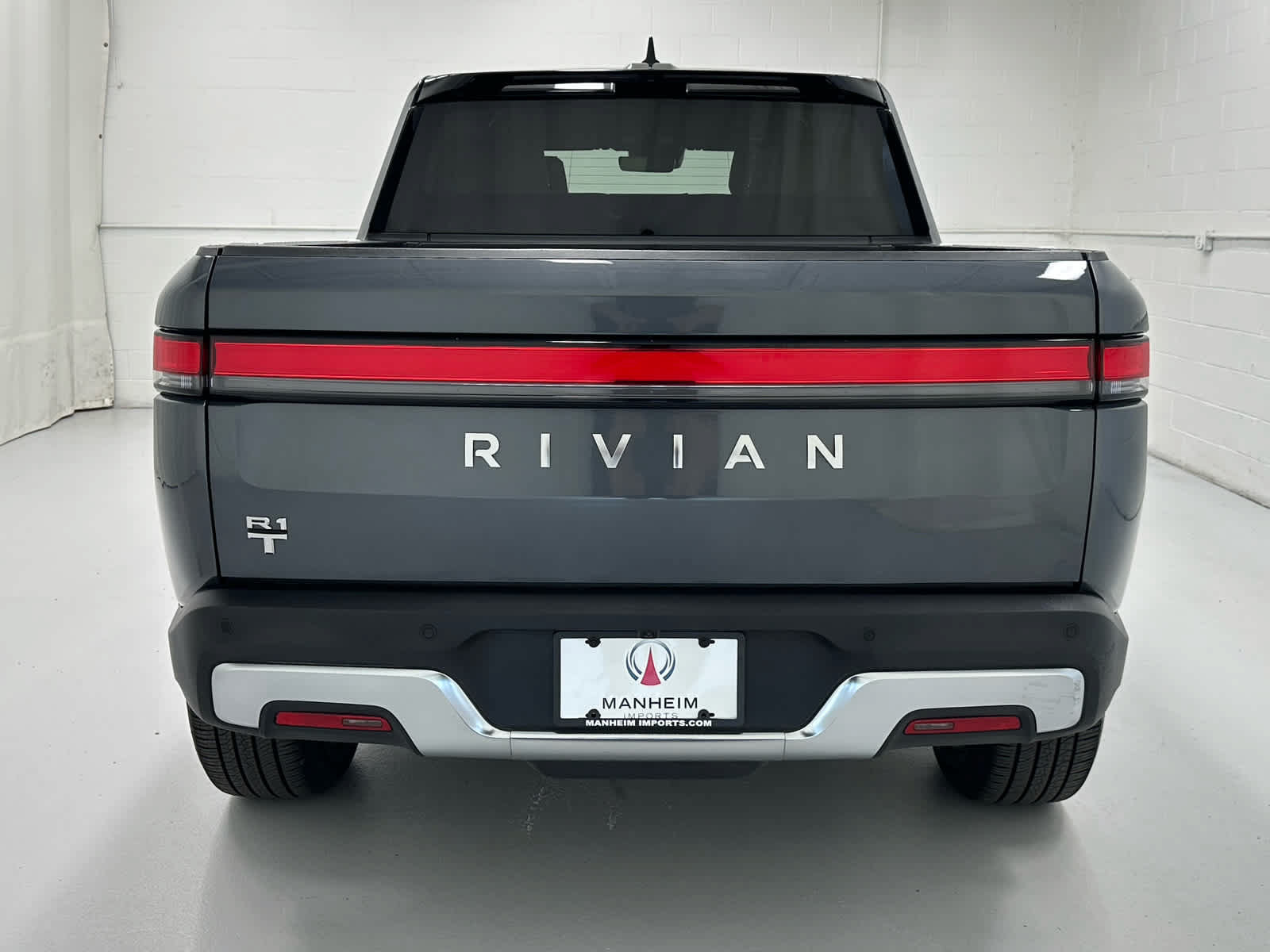 Used 2023 Rivian R1T Adventure AWD/4WD image 7