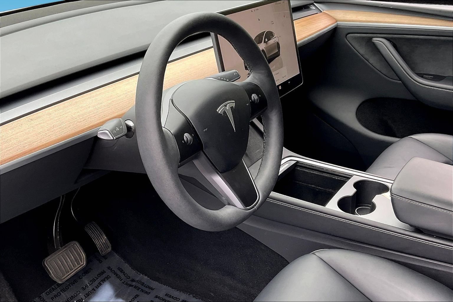 Used 2024 Tesla Model Y Long Range AWD/4WD image 16