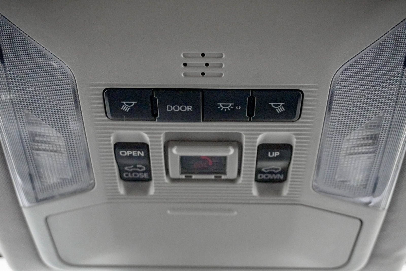 Used 2022 Toyota RAV4 XLE Premium AWD/4WD image 28