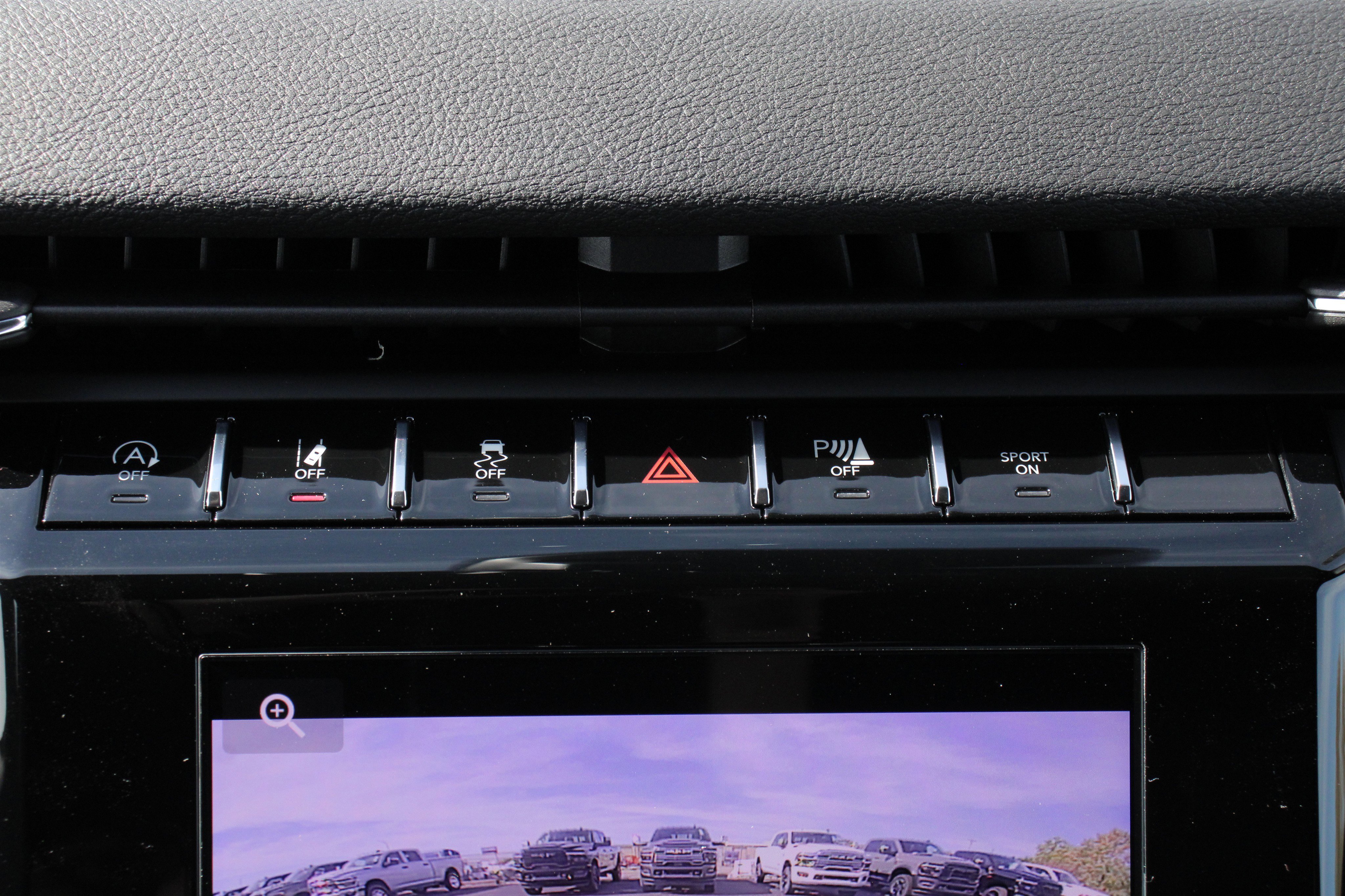 New 2025 Jeep Grand Cherokee Laredo w/ Luxury Tech Group I image 19