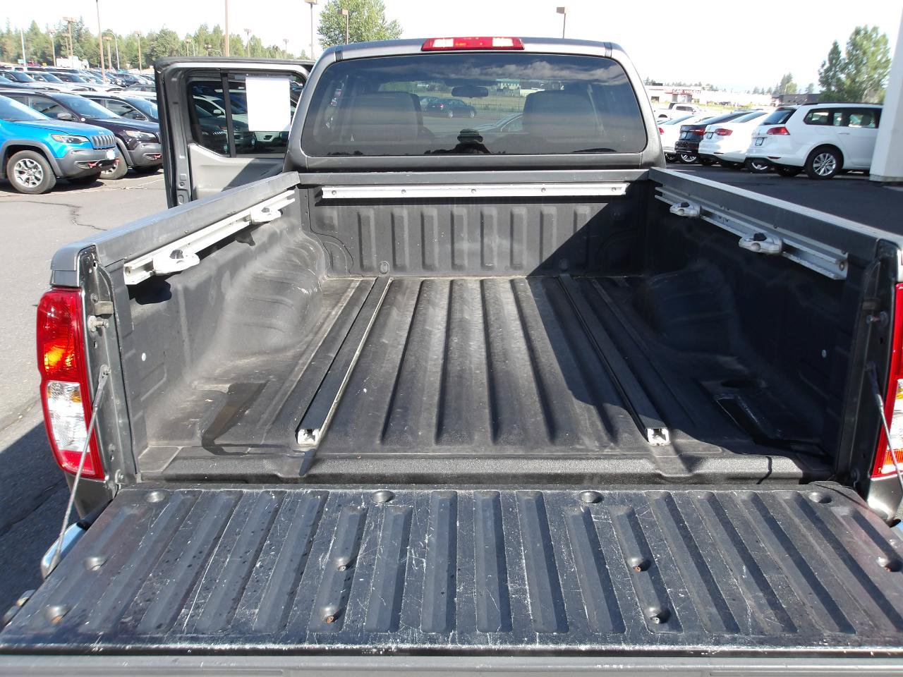 Used 2007 Nissan Frontier SE w/ Power Pkg AWD/4WD image 11