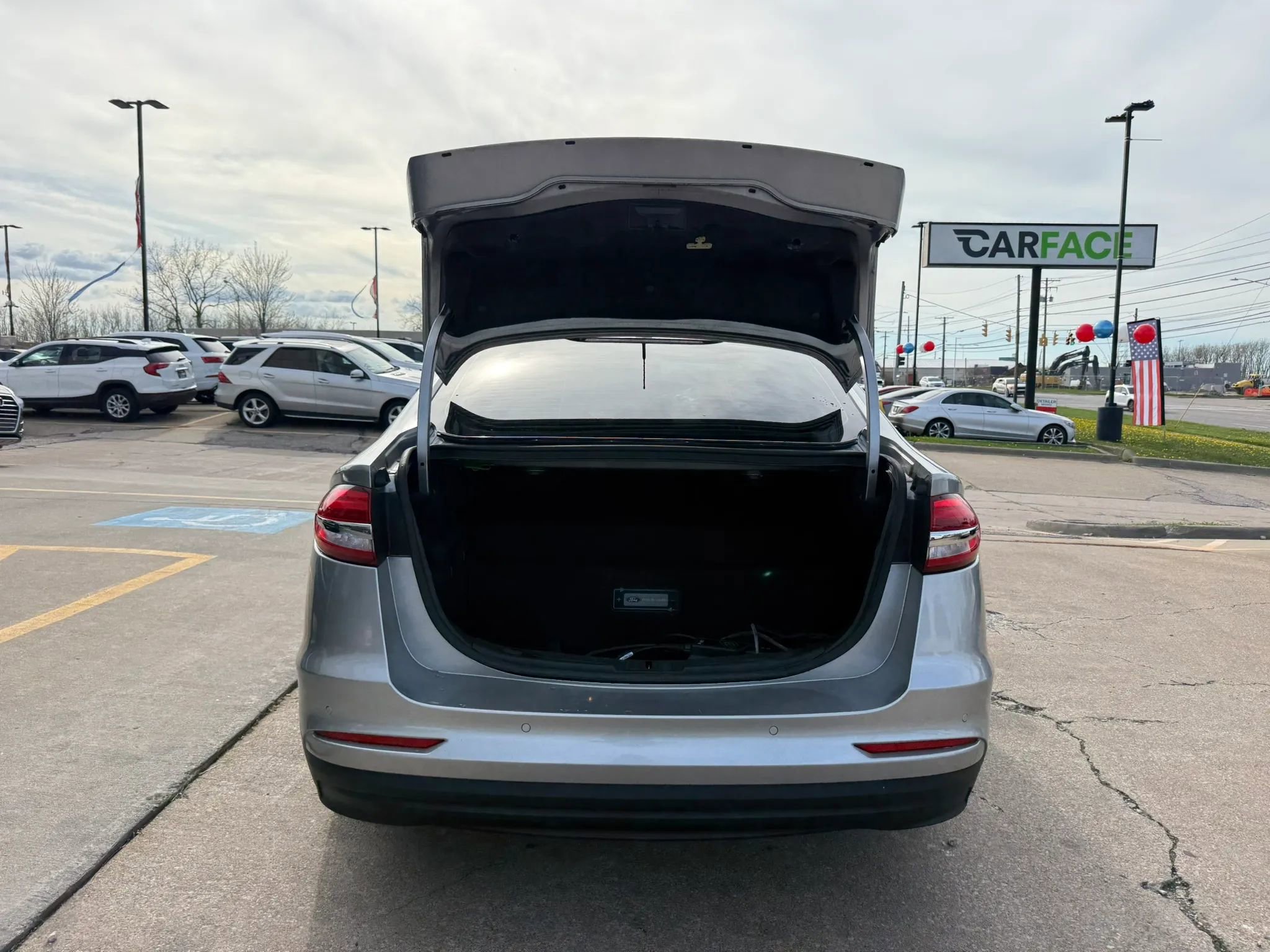 Used 2020 Ford Fusion Energi Titanium FWD image 12