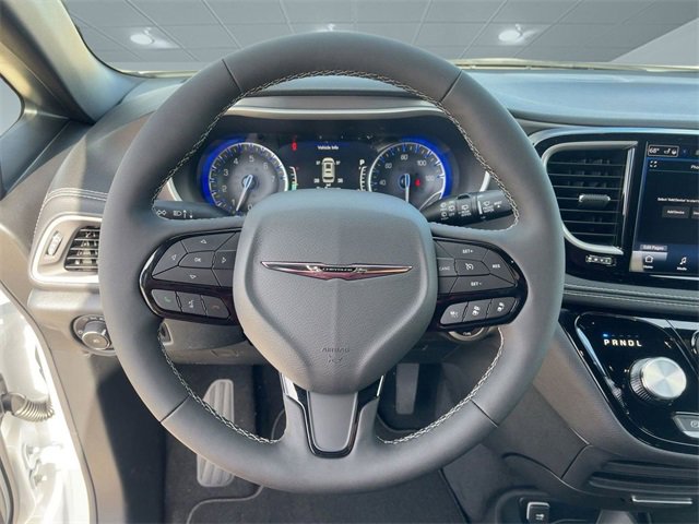 New 2026 Chrysler Pacifica Select w/ S Appearance Package image 17