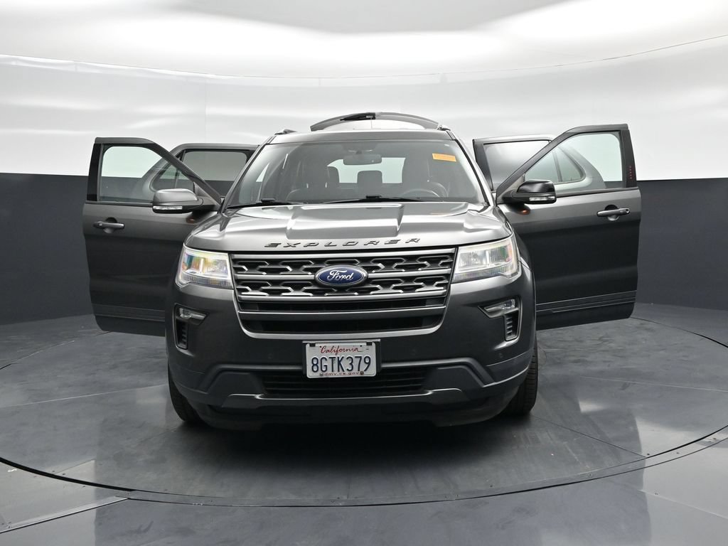 Used 2018 Ford Explorer XLT w/ Equipment Group 202A FWD image 30