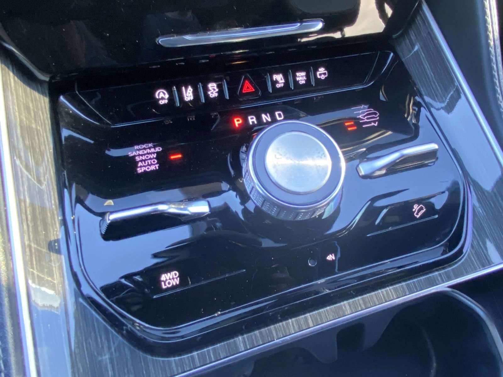 Used 2022 Jeep Wagoneer Series III w/ Premium Group I image 33