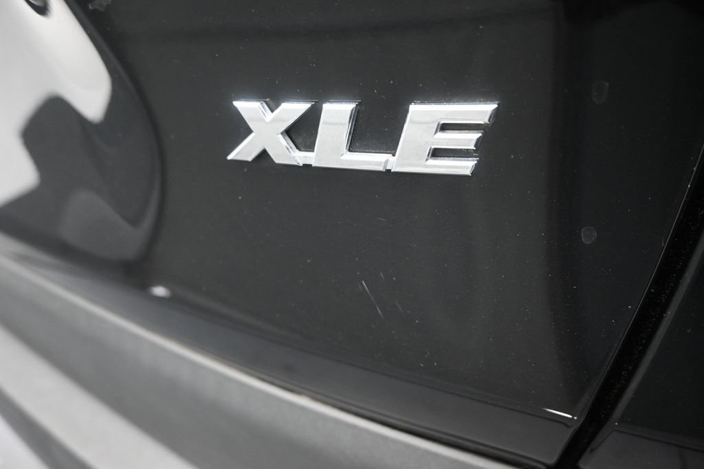 Used 2025 Toyota RAV4 XLE FWD image 38
