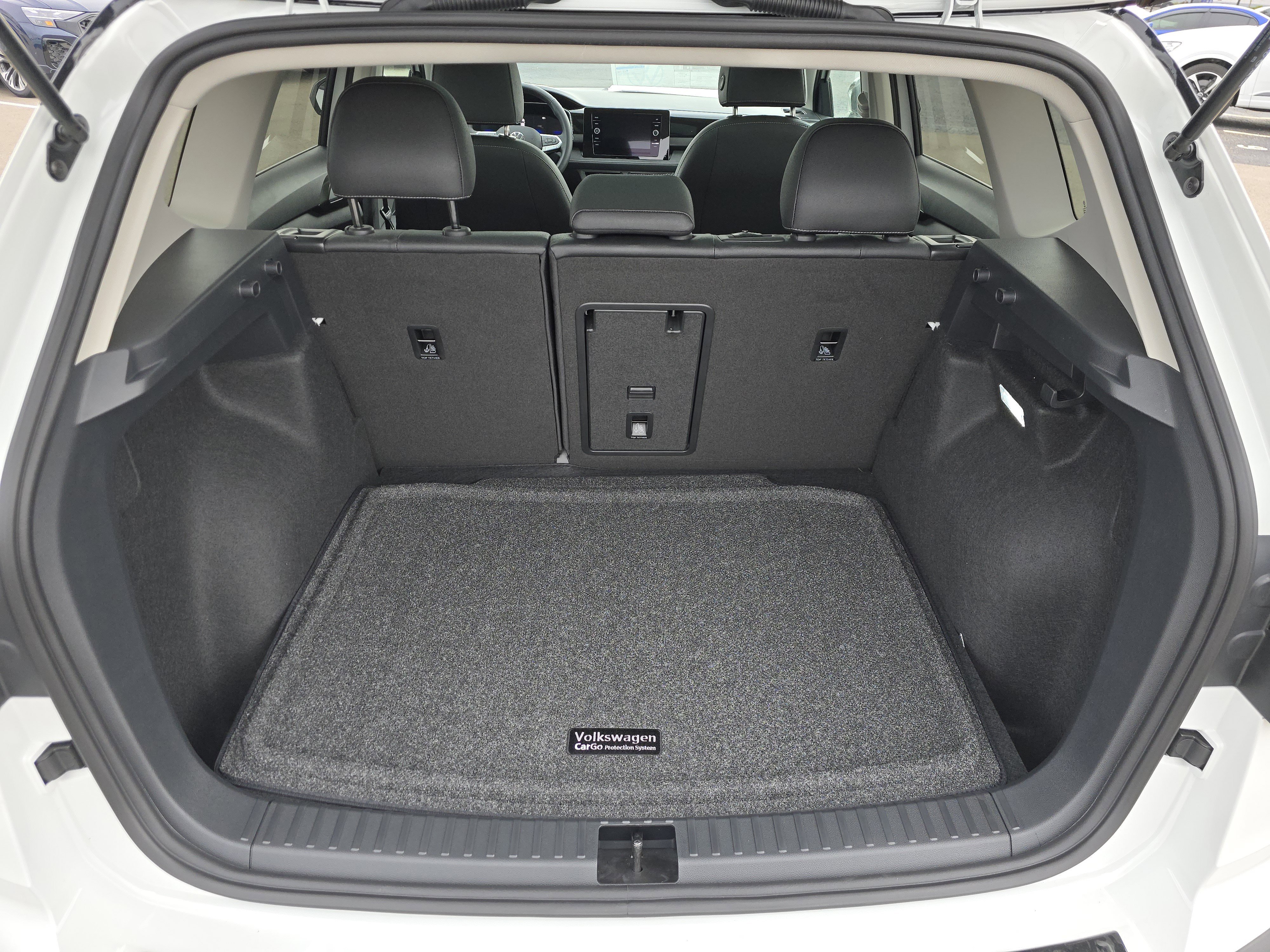 New 2025 Volkswagen Taos SE image 19