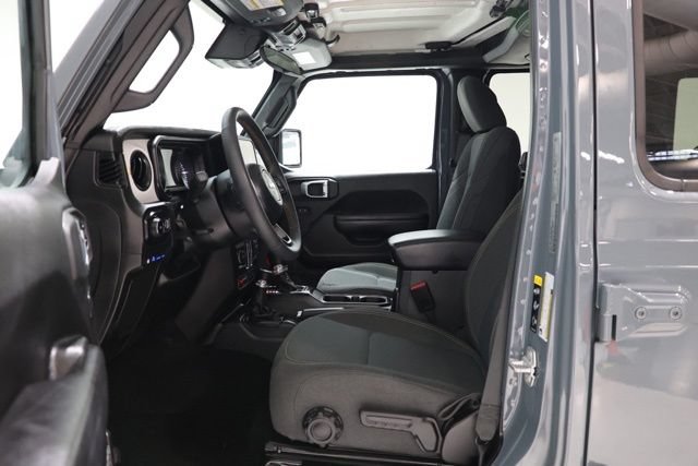 Used 2024 Jeep Wrangler Unlimited AWD/4WD image 18