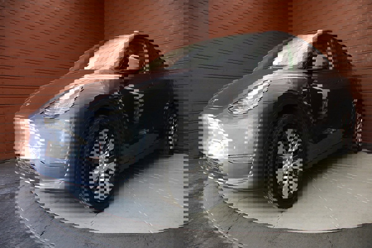 Used 2023 Tesla Model Y Long Range image 41