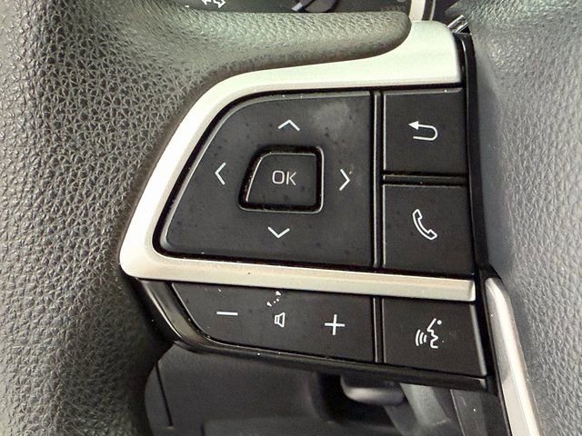 Used 2023 Toyota Highlander L FWD image 11
