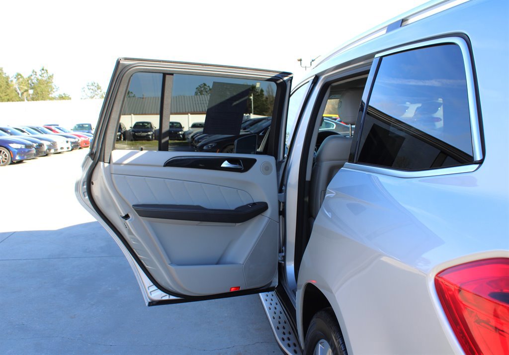 Used 2015 Mercedes-Benz GL 320 BlueTEC 4MATIC image 41