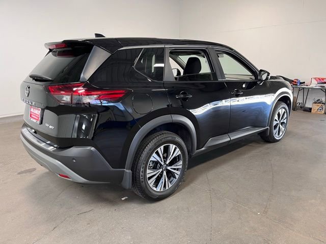 Used 2022 Nissan Rogue SV AWD/4WD image 3