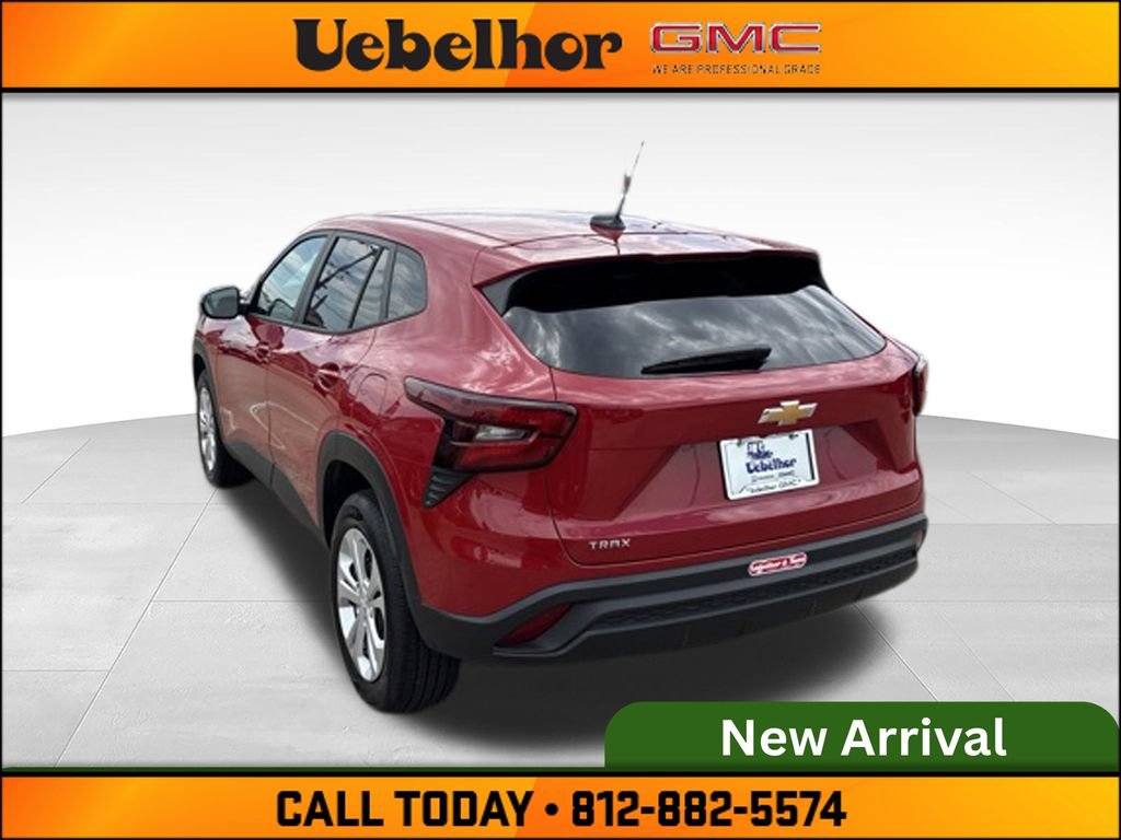 Used 2026 Chevrolet Trax LS FWD image 7