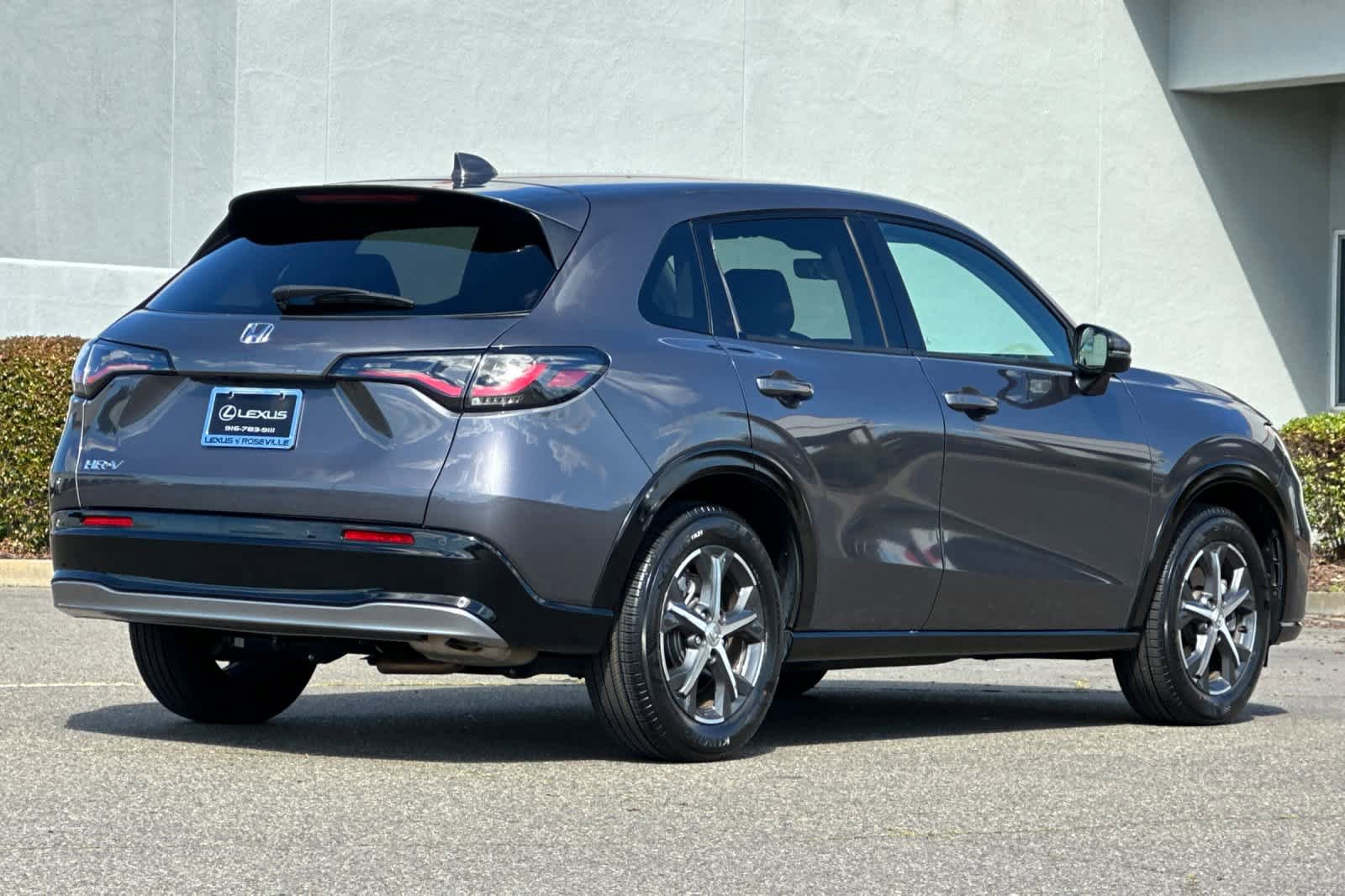 Used 2023 Honda HR-V EX-L image 2