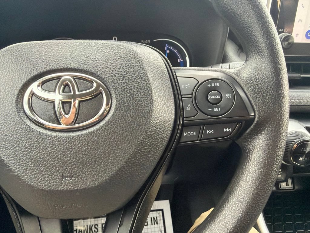 Used 2025 Toyota RAV4 XLE AWD/4WD image 24