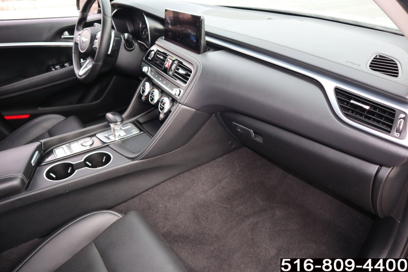 Used 2022 Genesis G70 2.0T image 25