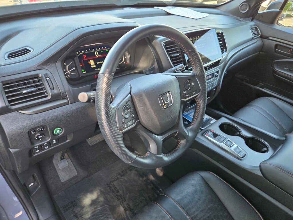 Certified 2025 Honda Passport TrailSport image 12