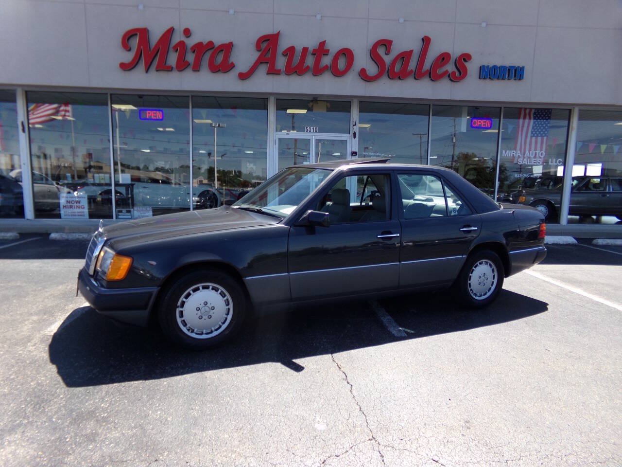 Used 1990 Mercedes-Benz 300 E 3.0 image 1