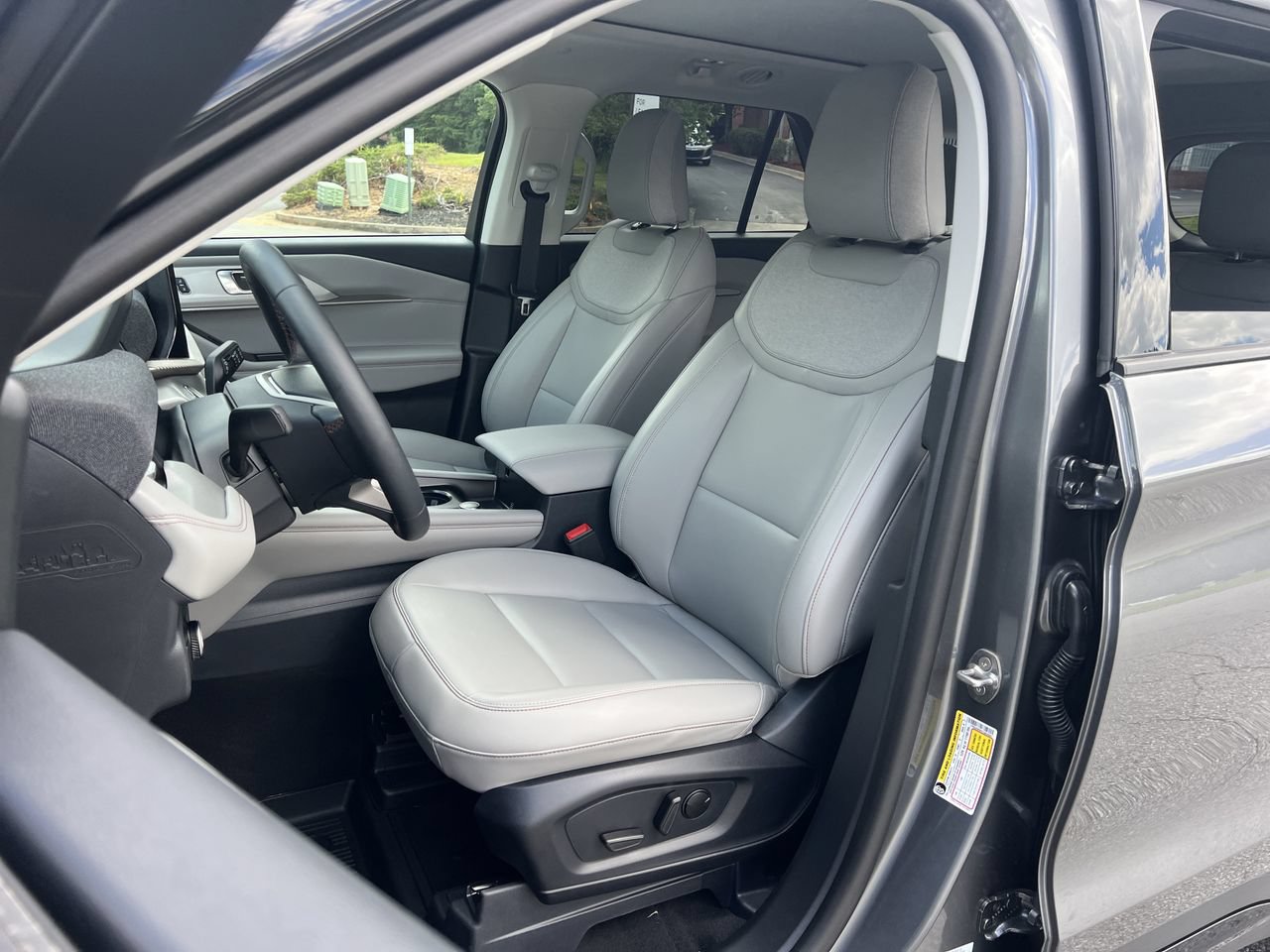 New 2026 Ford Explorer Active w/ Active Comfort Package AWD/4WD image 15