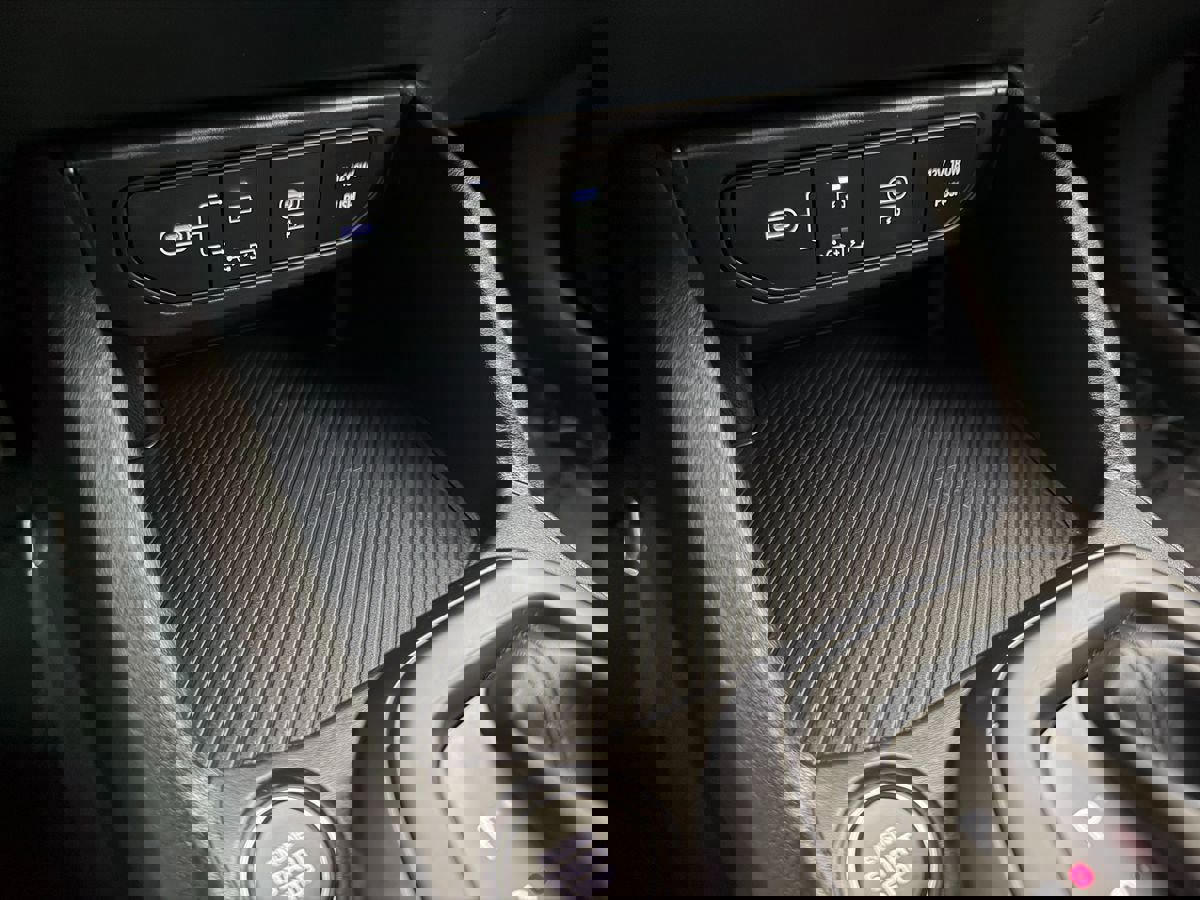 Used 2025 Kia K4 image 31