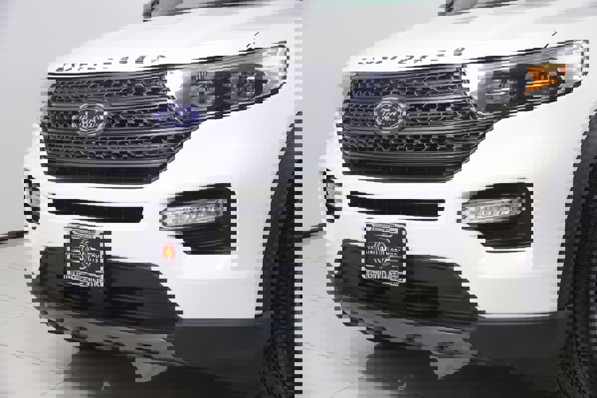 Used 2023 Ford Explorer XLT w/ Equipment Group 202A image 56