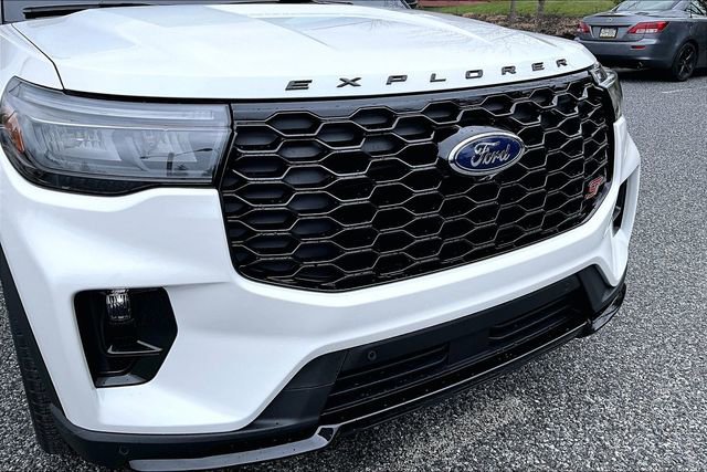 Used 2025 Ford Explorer ST w/ Sun And Sound Package image 35