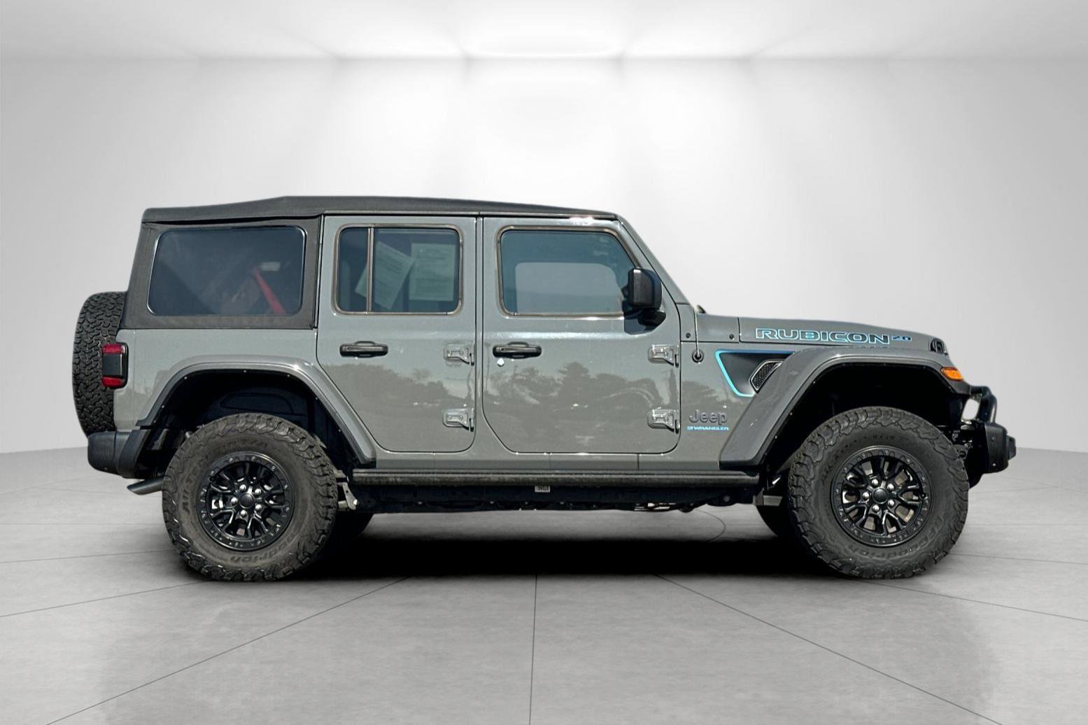 Used 2023 Jeep Wrangler Unlimited Rubicon 4xe image 2