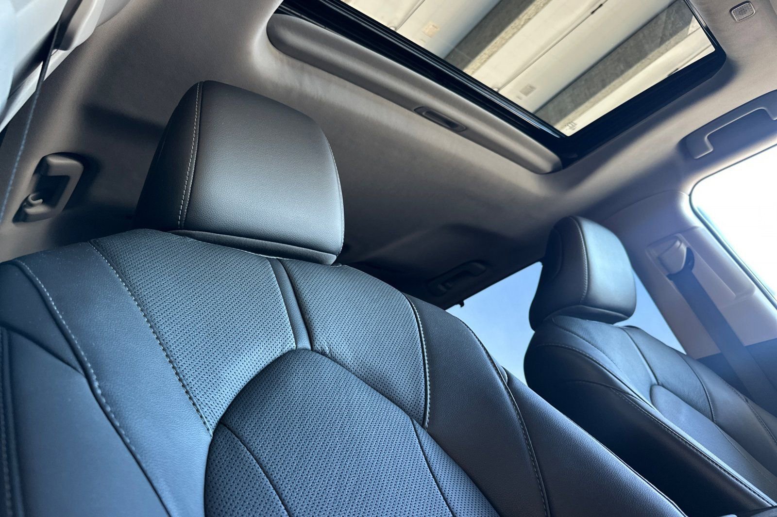 Used 2024 Toyota Highlander Limited image 20