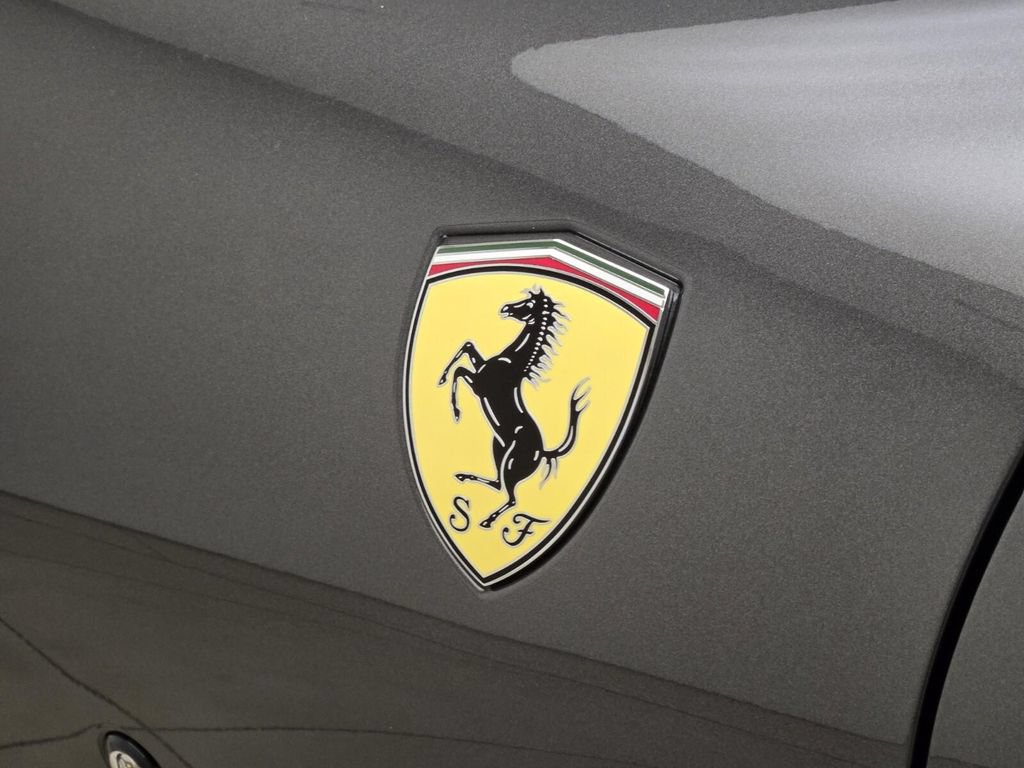 Used 2022 Ferrari Roma RWD image 12