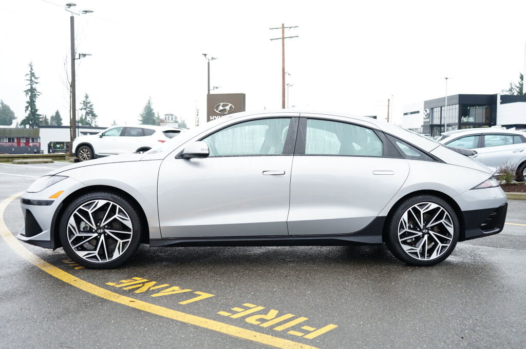 Used 2025 Hyundai Ioniq 6 SEL RWD image 10